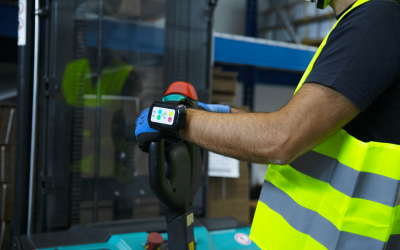 Lavoratore con wearable Discovery Safety