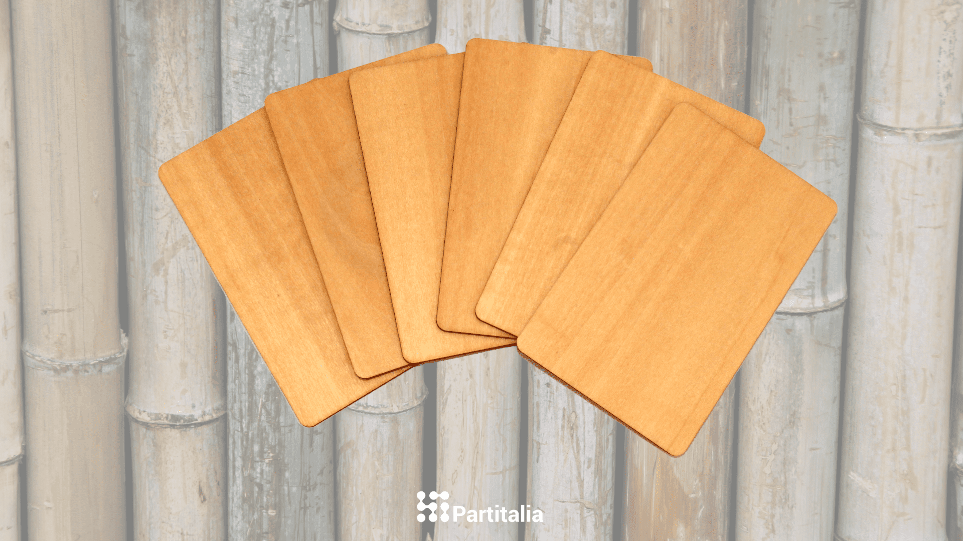 Le card in legno di Partitalia in bambù, acero e tiglio